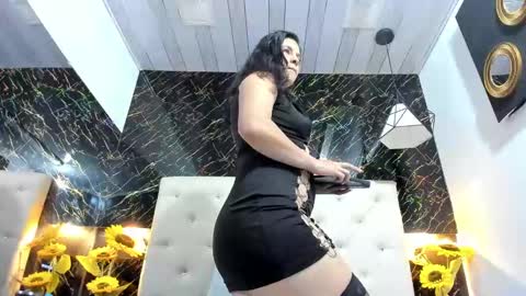 Alexa Smith  online show from 8, 2, 2025