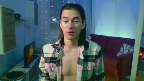 Snapshot of alexdavey chatting on 18, 12, 2024           online show from 18, 12, 2024