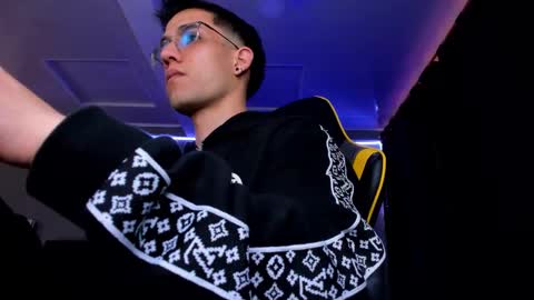 Snapshot of alexgiraldo__ chatting on 11, 9, 2025 alexgiraldo__ online show from 11, 9, 2025