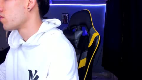 Snapshot of alexgiraldo__ chatting on 18, 9, 2025 alexgiraldo__ online show from 18, 9, 2025