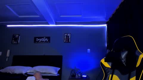 Snapshot of alexgiraldo__ chatting on 7, 10, 2025 alexgiraldo__ online show from 7, 10, 2025