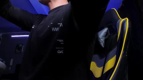 Snapshot of alexgiraldo__ chatting on 23, 10, 2025 alexgiraldo__ online show from 23, 10, 2025