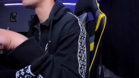 Snapshot of alexgiraldo__ chatting on 24, 10, 2025 alexgiraldo__ online show from 24, 10, 2025