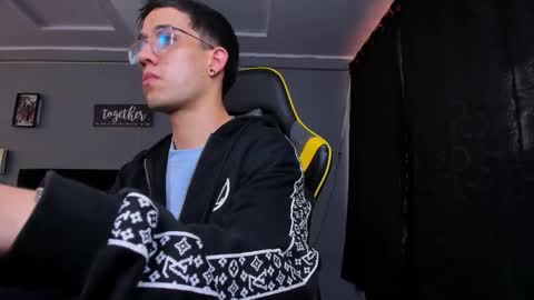 Snapshot of alexgiraldo__ chatting on 25, 10, 2025 alexgiraldo__ online show from 25, 10, 2025