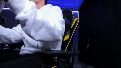 Snapshot of alexgiraldo__ chatting on 27, 10, 2025 alexgiraldo__ online show from 27, 10, 2025