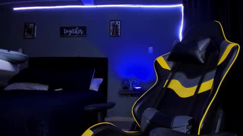 Snapshot of alexgiraldo__ chatting on 28, 10, 2025 alexgiraldo__ online show from 28, 10, 2025