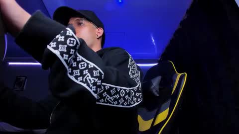 Snapshot of alexgiraldo__ chatting on 3, 11, 2025 alexgiraldo__ online show from 3, 11, 2025