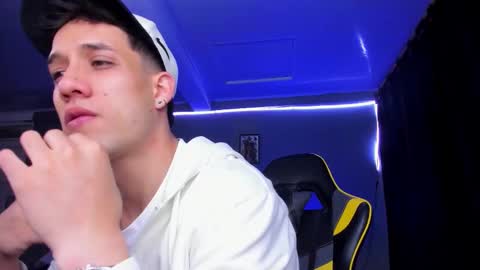 Snapshot of alexgiraldo__ chatting on 6, 11, 2025 alexgiraldo__ online show from 6, 11, 2025