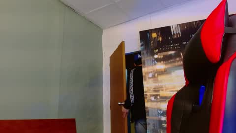 Snapshot of alexgiraldo__ chatting on 6, 6, 2026 alexgiraldo__ online show from 6, 6, 2026