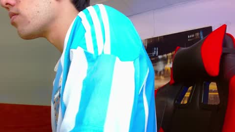 Snapshot of alexgiraldo__ chatting on 17, 6, 2026 alexgiraldo__ online show from 17, 6, 2026