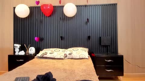 Alexiaa  Online 1430 to 2100 GMT-5 online show from 23, 2, 2025