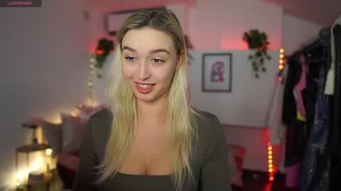 Alexis Texas online show from 3, 12, 2024