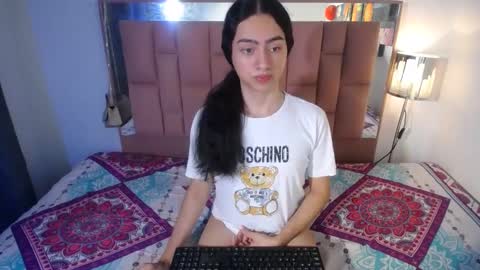 Snapshot of alexis_brown11 chatting on 1, 10, 2025 -- ALEXIS -- online show from 1, 10, 2025