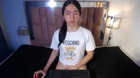 Snapshot of alexis_brown11 chatting on 14, 10, 2025 -- ALEXIS -- online show from 14, 10, 2025