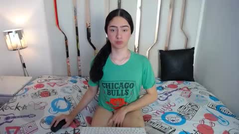 Snapshot of alexis_brown11 chatting on 31, 10, 2025 -- ALEXIS -- online show from 31, 10, 2025