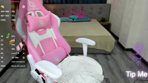 Snapshot of alexisl0ve chatting on 7, 3, 2025 Alexis Mon Tue Wed Thu Fri 7 GMT 0100am-0700am online show from 7, 3, 2025