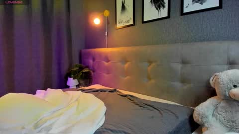 Snapshot of alexisl0ve chatting on 3, 11, 2025 Alexis Mon Tue Wed Thu Fri 7 GMT 0100am-0700am online show from 3, 11, 2025