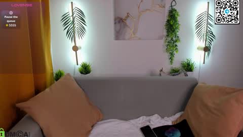 Snapshot of alexisl0ve chatting on 14, 11, 2025 Alexis Mon Tue Wed Thu Fri 7 GMT 0100am-0700am online show from 14, 11, 2025