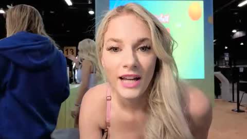 alexispaige06 online show from 12, 4, 2026