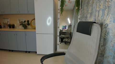 Dennis online show from 4, 3, 2025