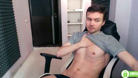 Snapshot of alexspilner chatting on 19, 11, 2025 Alex Spilner online show from 19, 11, 2025