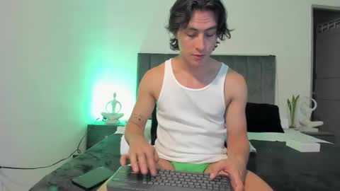 Snapshot of alexxander_hall chatting on 23, 9, 2025 Alexxander Hall online show from 23, 9, 2025