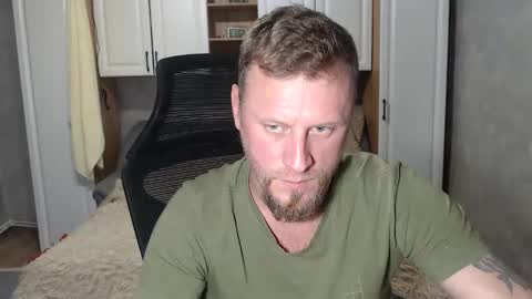 Snapshot of alexyno2020 chatting on 11, 10, 2025 alexyno2022 ONLYFANS online show from 11, 10, 2025