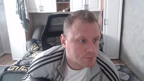 Snapshot of alexyno2020 chatting on 14, 11, 2025 alexyno2022 ONLYFANS online show from 14, 11, 2025