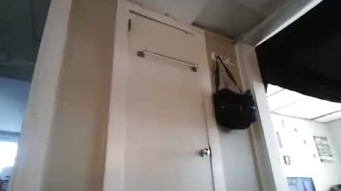 Snapshot of ali_tayler chatting on 28, 10, 2025 ali_tayler online show from 28, 10, 2025