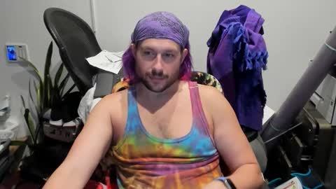 Snapshot of alibastersword chatting on 4, 12, 2025 Luke online show from 4, 12, 2025