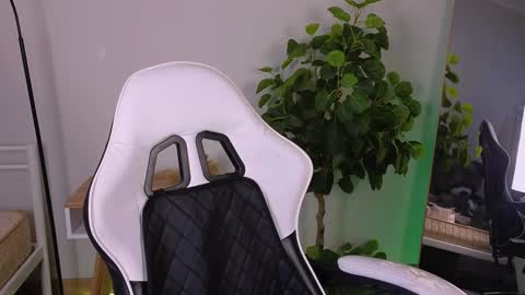 Snapshot of alice__grace_ chatting on 15, 1, 2025 your Alice online show from 15, 1, 2025