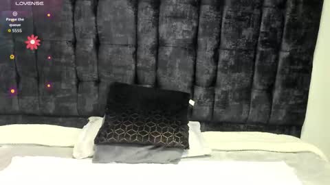 Snapshot of alice__morgan_ chatting on 5, 12, 2025 Alice online show from 5, 12, 2025