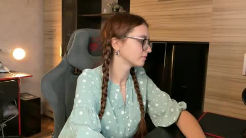 Hey Im Alice  online show from 17, 10, 2025