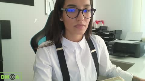 A R Y A  T I A online show from 6, 1, 2025