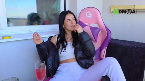 A R Y A  T I A online show from 28, 1, 2025