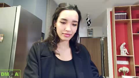 A R Y A  T I A online show from 13, 2, 2025