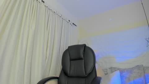 alice_brownnn online show from 23, 2, 2025