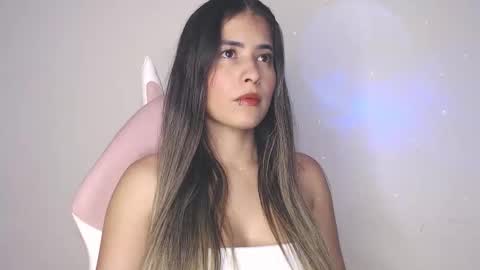 alice_cespedes online show from 2, 10, 2025