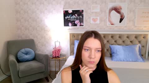 Snapshot of alice_charmy chatting on 6, 2, 2025 Alice in Wonderland online show from 6, 2, 2025
