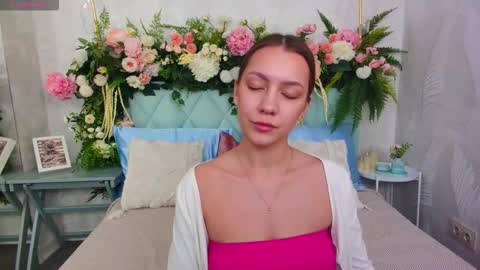 Snapshot of alice_charmy chatting on 2, 2, 2026 Alice in Wonderland online show from 2, 2, 2026