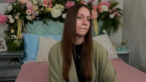 Snapshot of alice_charmy chatting on 2, 3, 2026 Alice in Wonderland online show from 2, 3, 2026