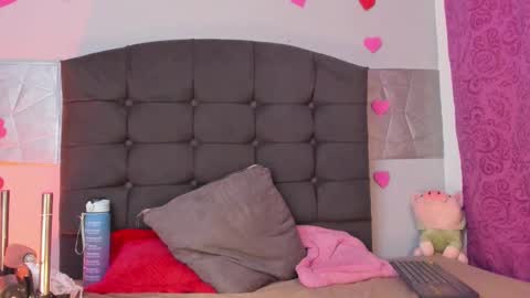  Alice Evans online show from 6, 3, 2025