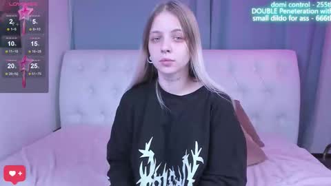 Snapshot of alice_halle chatting on 26, 10, 2025 alice_halle online show from 26, 10, 2025