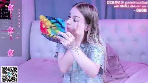 Snapshot of alice_halle chatting on 7, 11, 2025 alice_halle online show from 7, 11, 2025