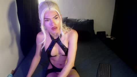 Snapshot of alice_m00nn chatting on 11, 5, 2026 alice_m00nn online show from 11, 5, 2026