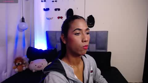 Snapshot of alice_massiel chatting on 26, 11, 2025 online show from 26, 11, 2025