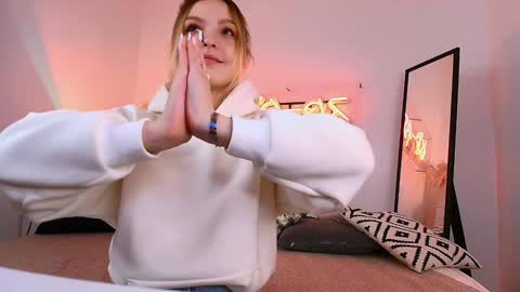 Snapshot of alice_tucci chatting on 2, 1, 2025 Alice online show from 2, 1, 2025