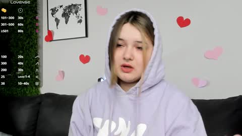 Snapshot of alice_walters chatting on 2, 2, 2025 Alice online show from 2, 2, 2025