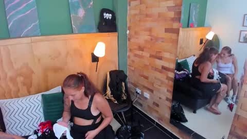 Snapshot of aliceandsia chatting on 3, 12, 2025 Alice and Asia online show from 3, 12, 2025