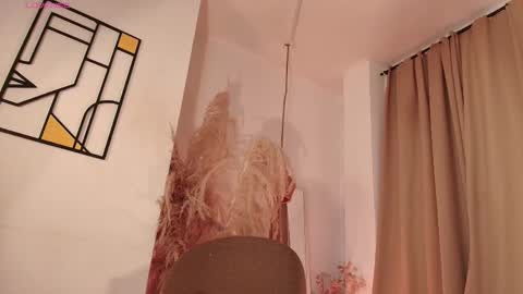 Snapshot of aliceblaker_ chatting on 18, 10, 2025 aliceblaker_ online show from 18, 10, 2025